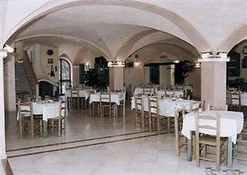 Sant'efisio فندق