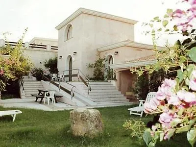 Sant'efisio Szálloda 3*