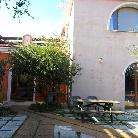 Szálloda Sant'efisio 3*