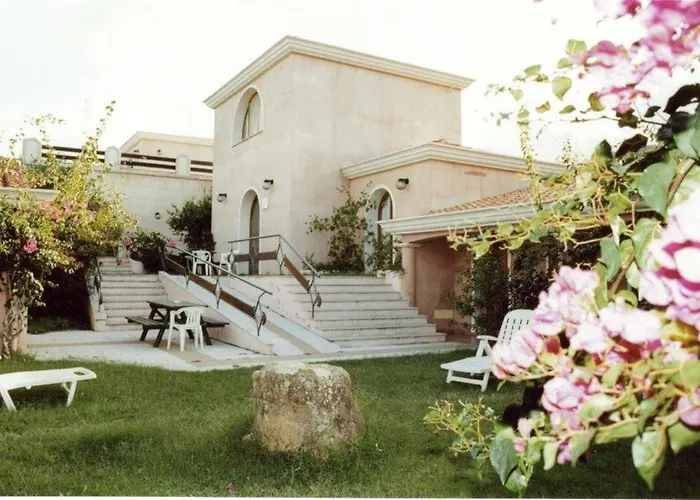 Sant'efisio Hotel 3*