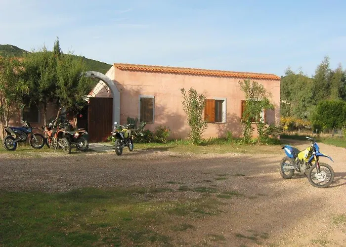 Hotel Sant'efisio 3*